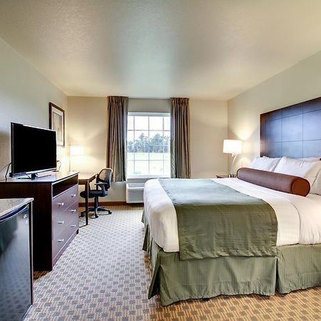 Cobblestone Inn & Suites - Schuyler Екстериор снимка