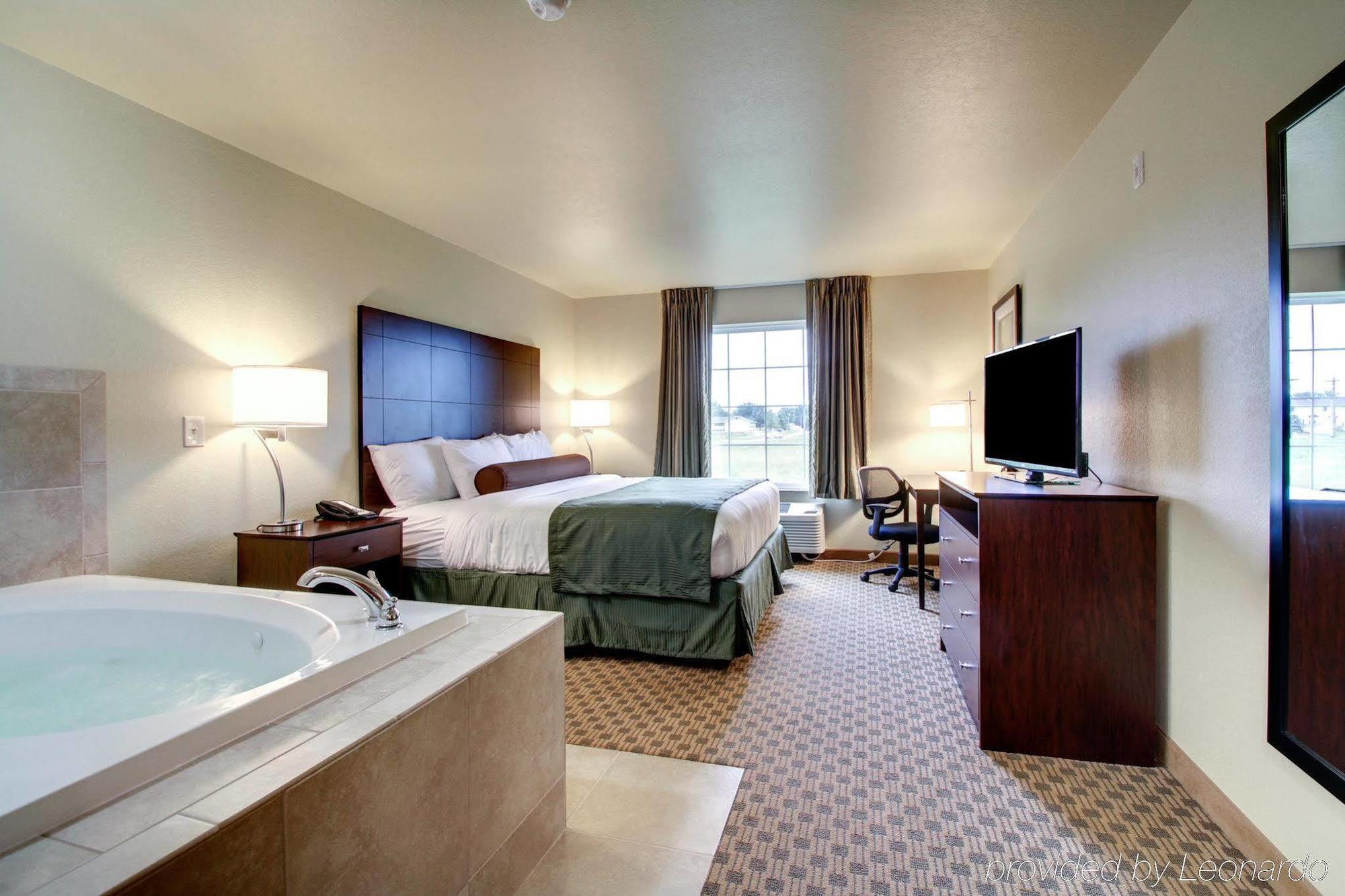 Cobblestone Inn & Suites - Schuyler Екстериор снимка